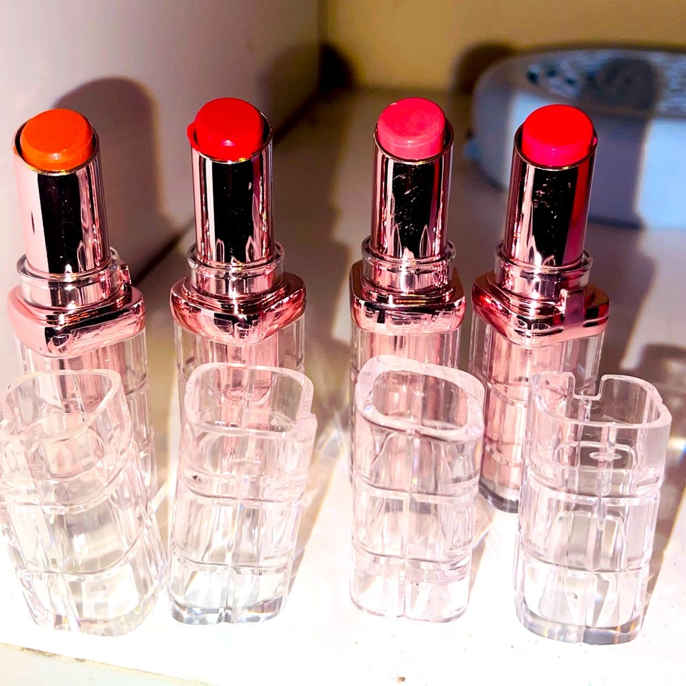 4 shades of lipstick brand new